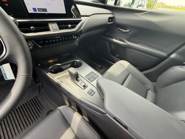 2026 Lexus UX Hybrid 300h F Sport Design - Photo 15