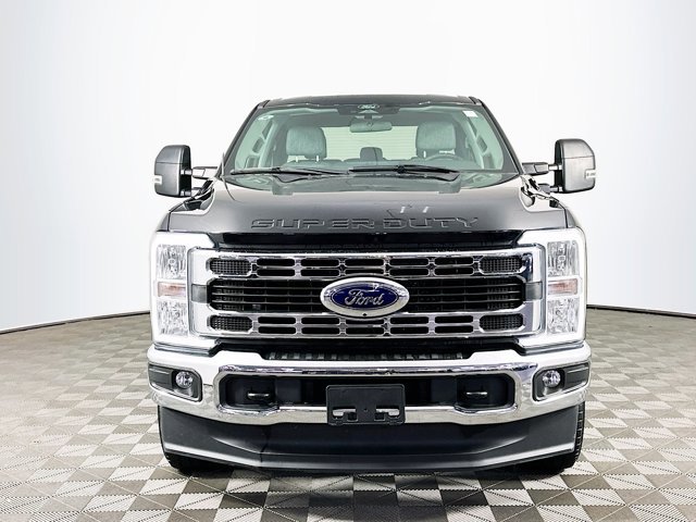 2024 Ford F-350 XLT photo 2