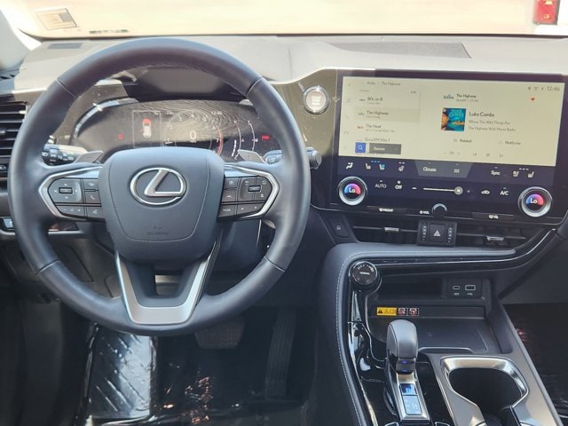2025 Lexus NX 350 - Photo 15
