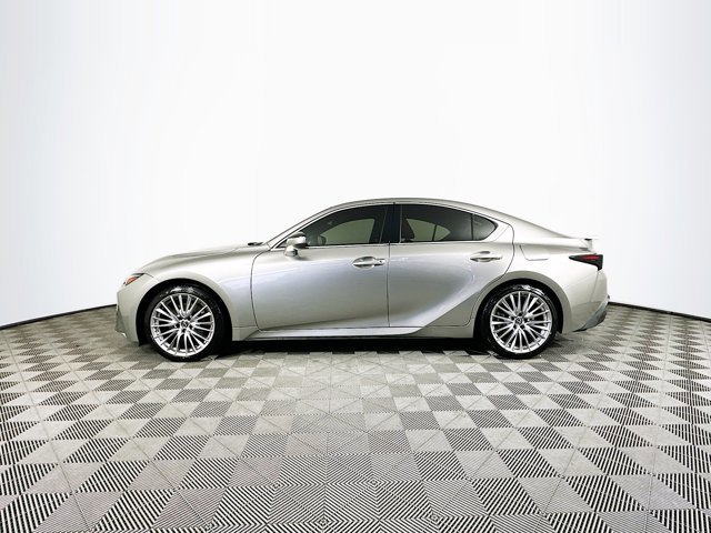 2022 Lexus IS 300 photo 4