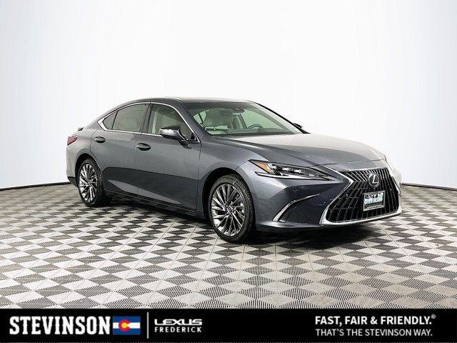 2025 Lexus ES Hybrid 300h Luxury's photo