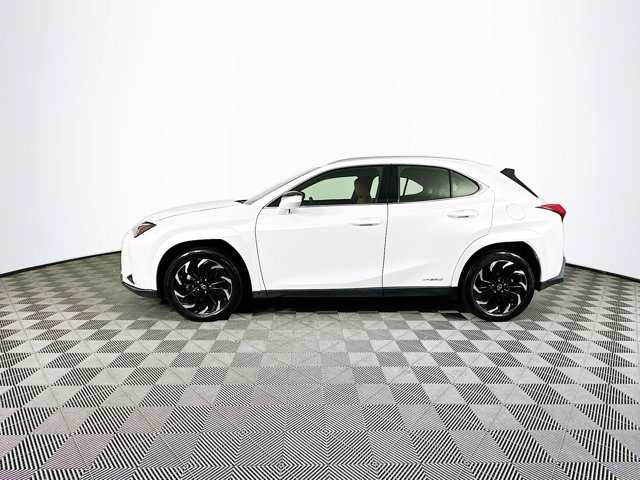2022 Lexus UX 250h photo 4