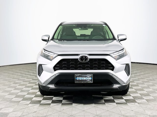2025 Toyota RAV4 Hybrid XLE photo 2
