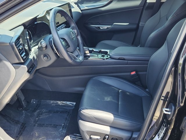 2025 Lexus NX 350 - Photo 12