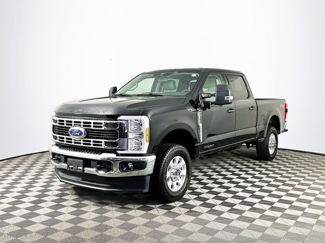 2024 Ford F-350 XLT photo 3