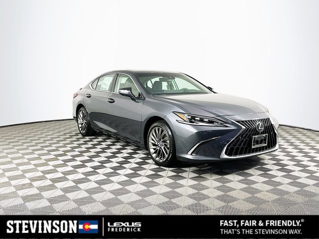 2025 Lexus ES Hybrid 300h Luxury's photo