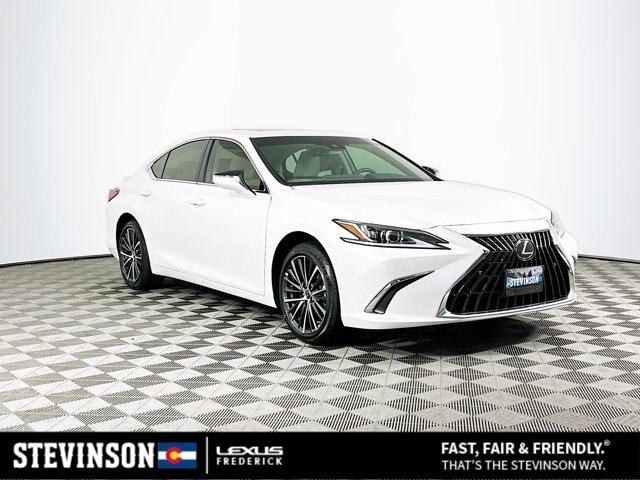 2025 Lexus ES Hybrid 300h's photo