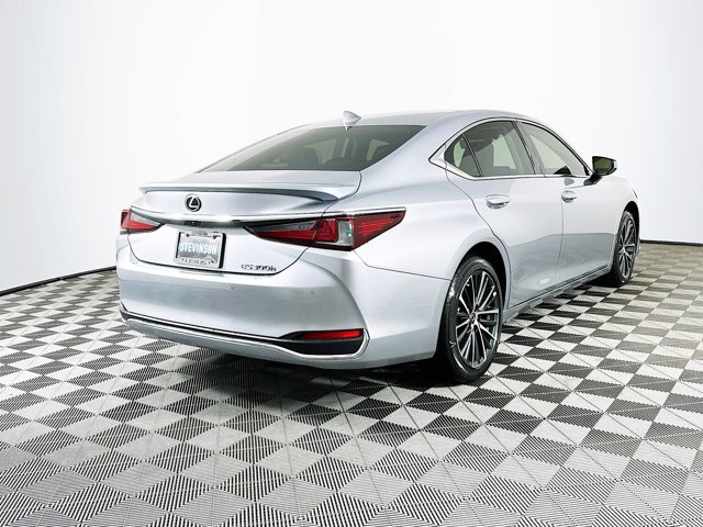 2025 Lexus ES 300h - Photo 7