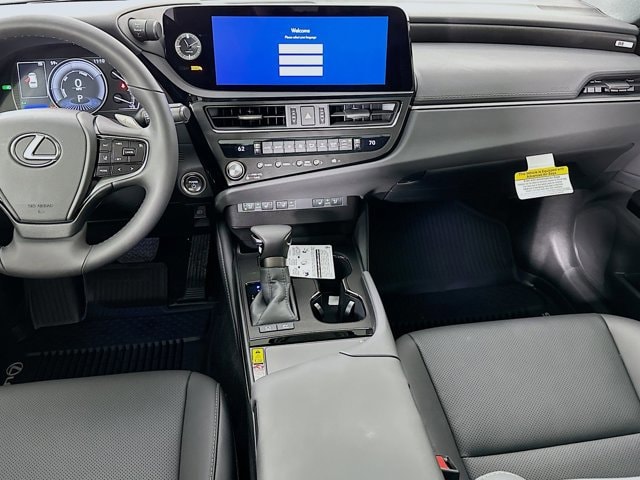 2025 Lexus ES 300h - Photo 27