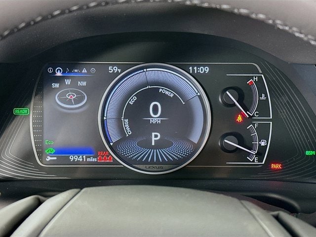 2025 Lexus ES 300h - Photo 12