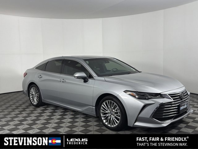 2019 Toyota Avalon Limited's photo