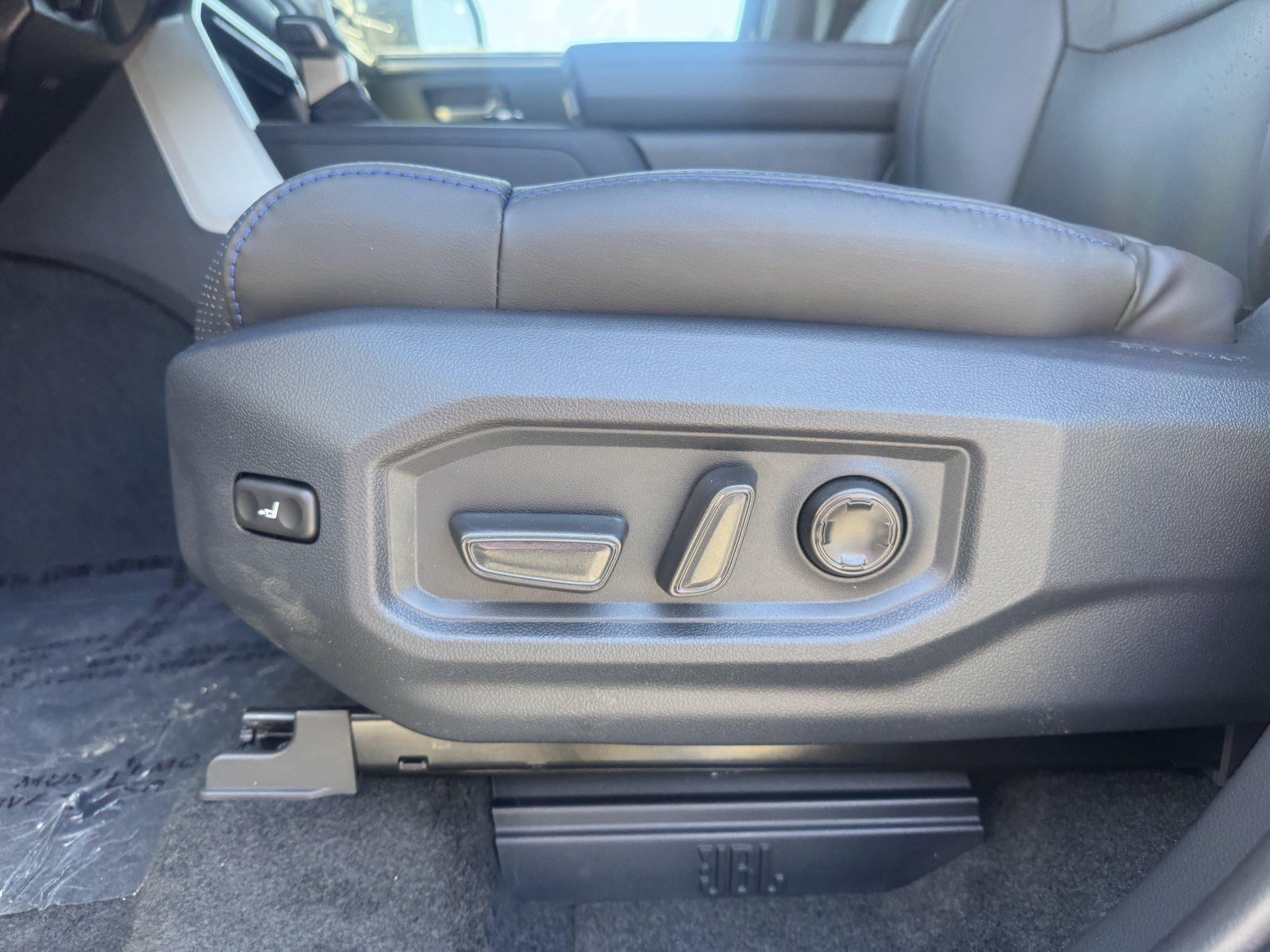 2026 Toyota Tundra Platinum - Photo 12