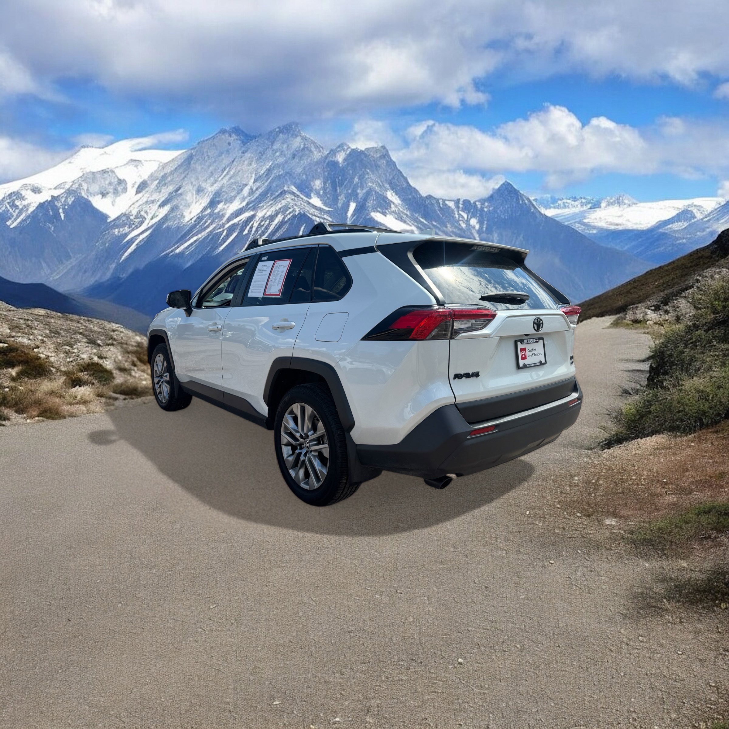 2023 Toyota RAV4 XLE Premium photo 3