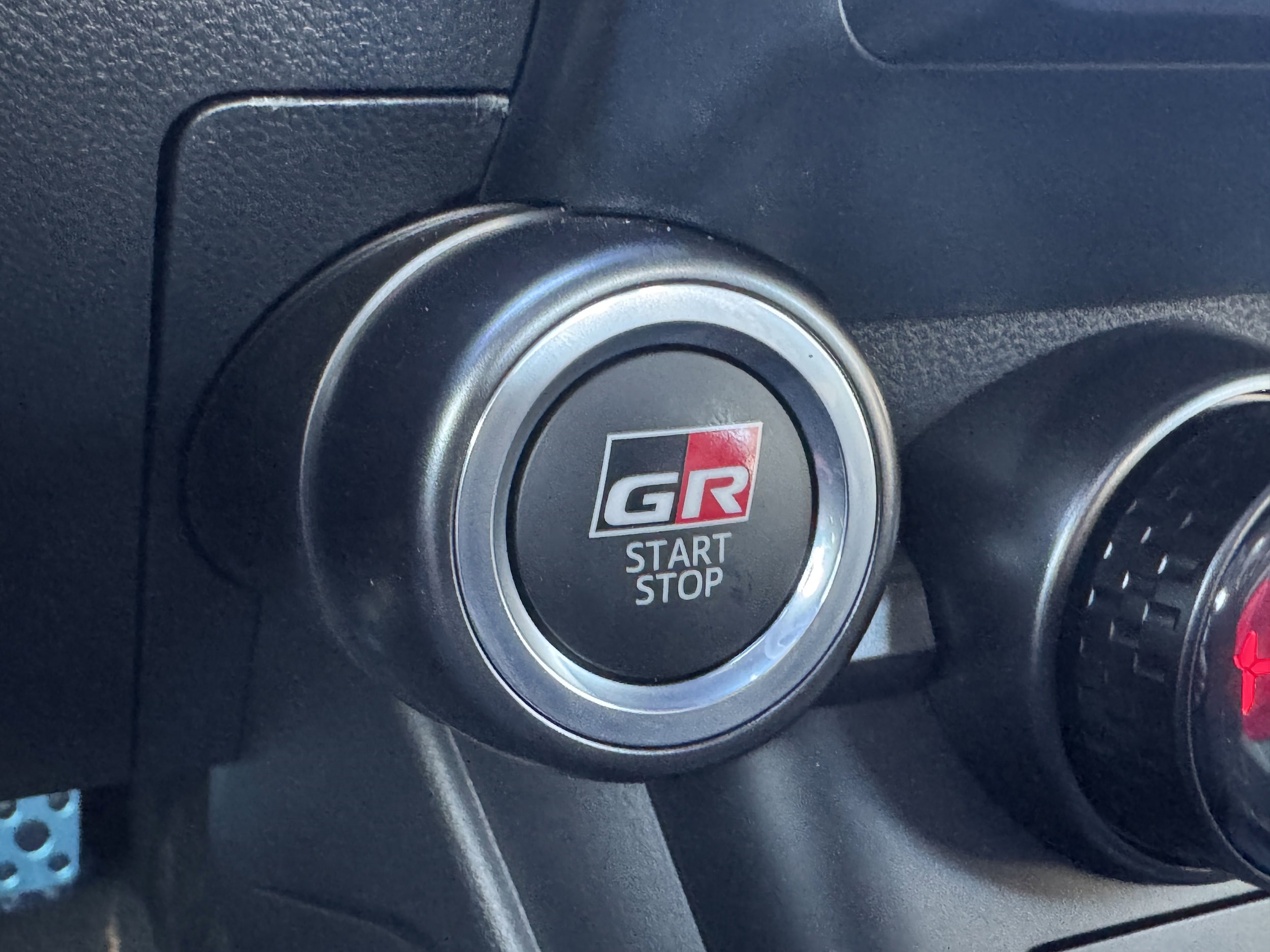 2026 Toyota GR86 Yuzu Edition - Photo 25