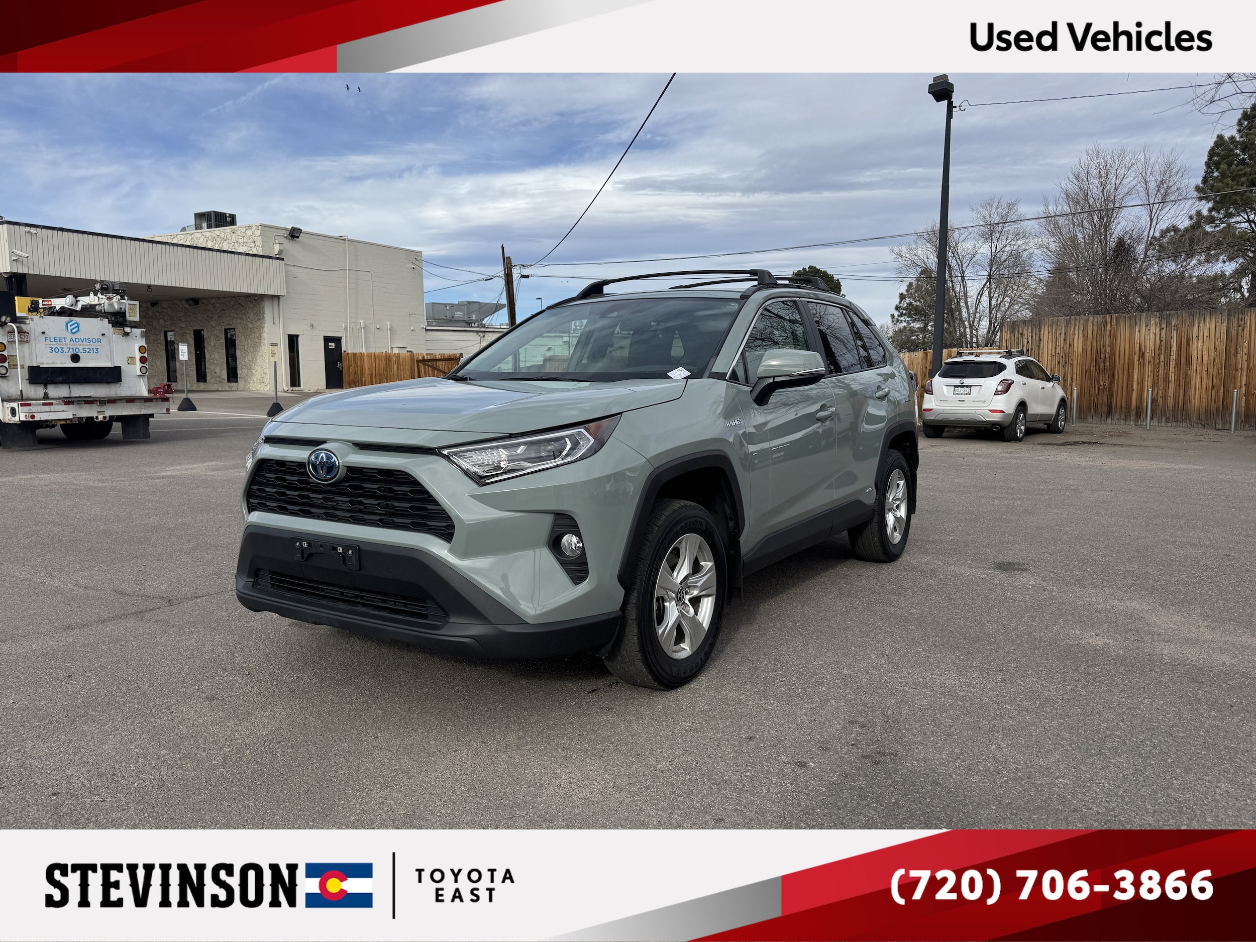 2021 Toyota RAV4 XLE's photo