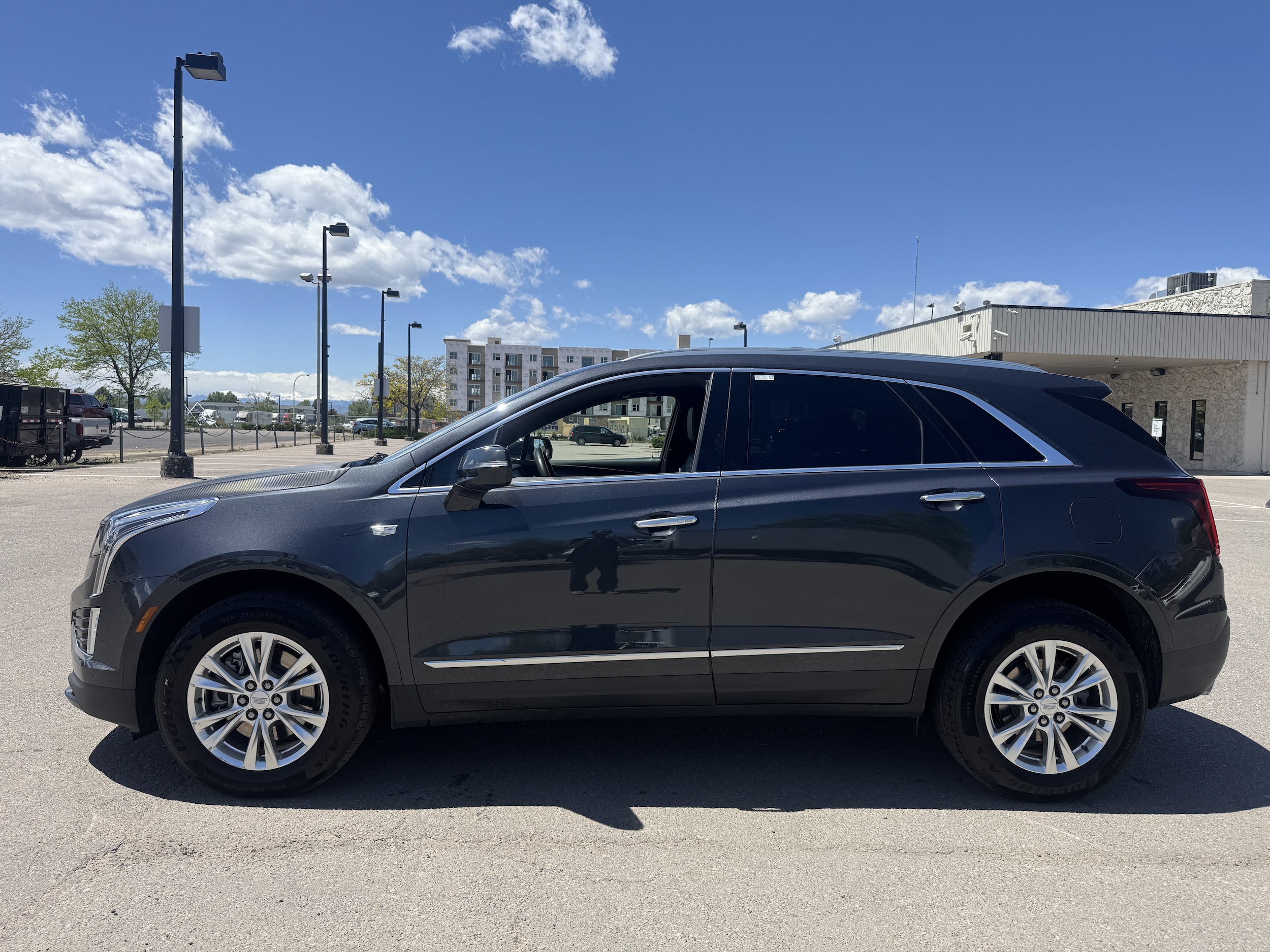 Used 2022 Cadillac XT5 Luxury with VIN 1GYKNAR42NZ104900 for sale in Aurora, CO