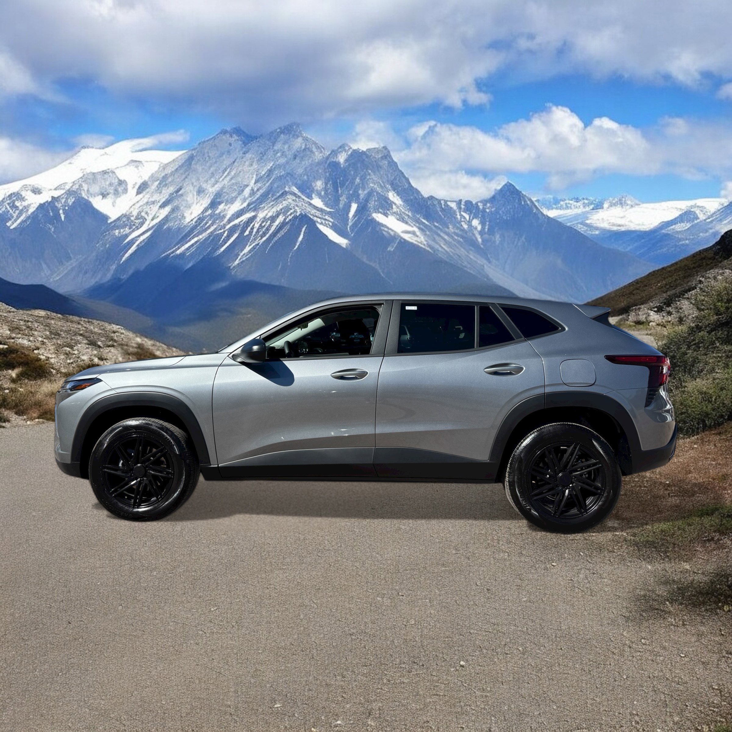 2025 Chevrolet Trax LS photo 2