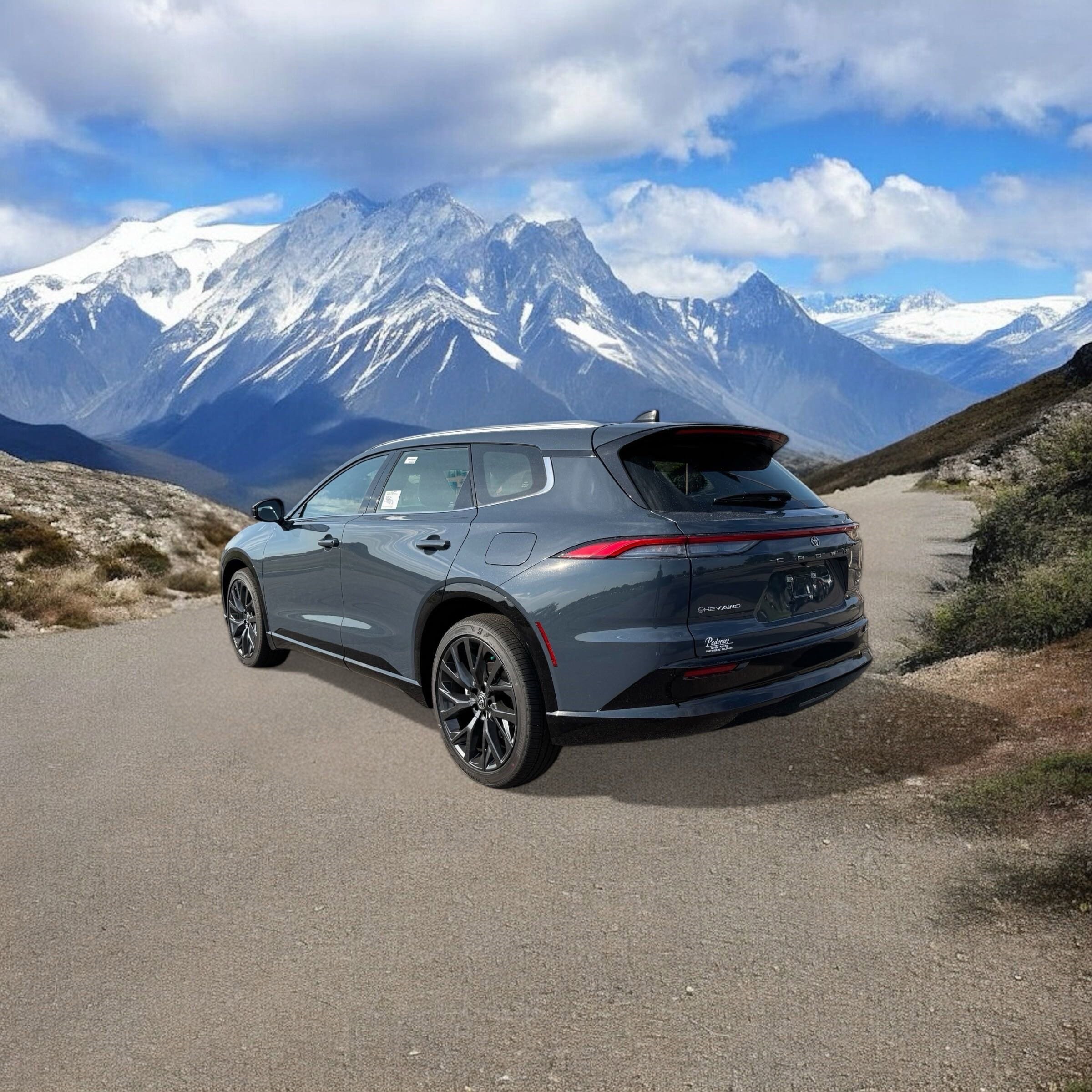 2025 Toyota Crown Signia Limited photo 3