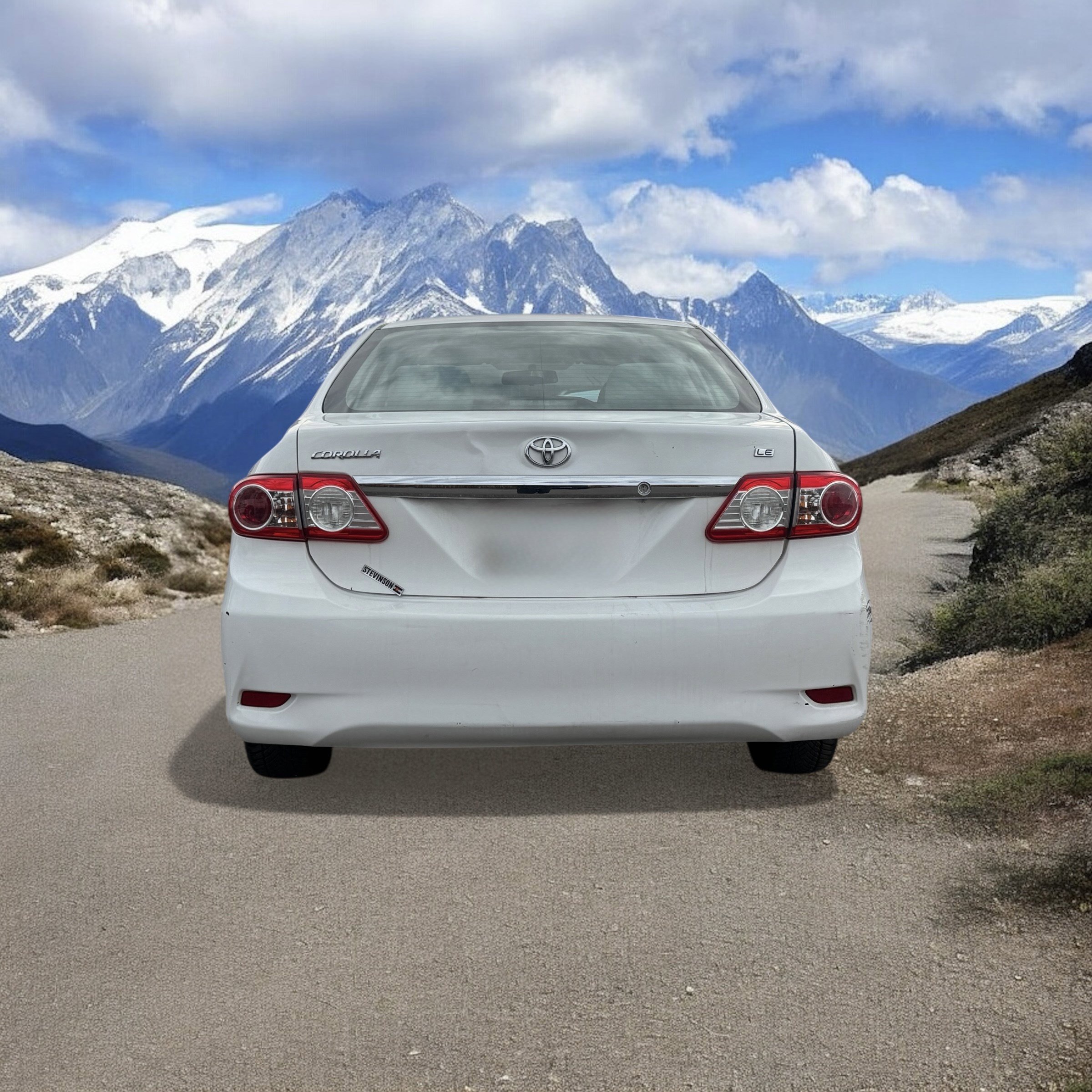 2013 Toyota Corolla LE photo 3