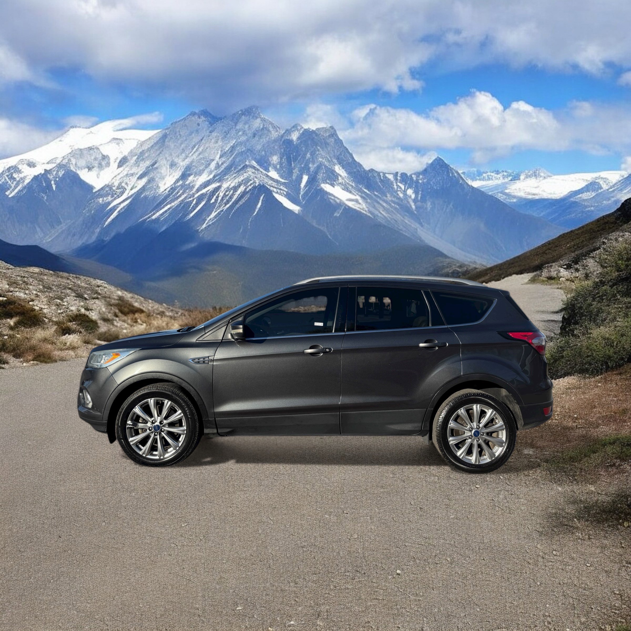 2017 Ford Escape Titanium photo 2