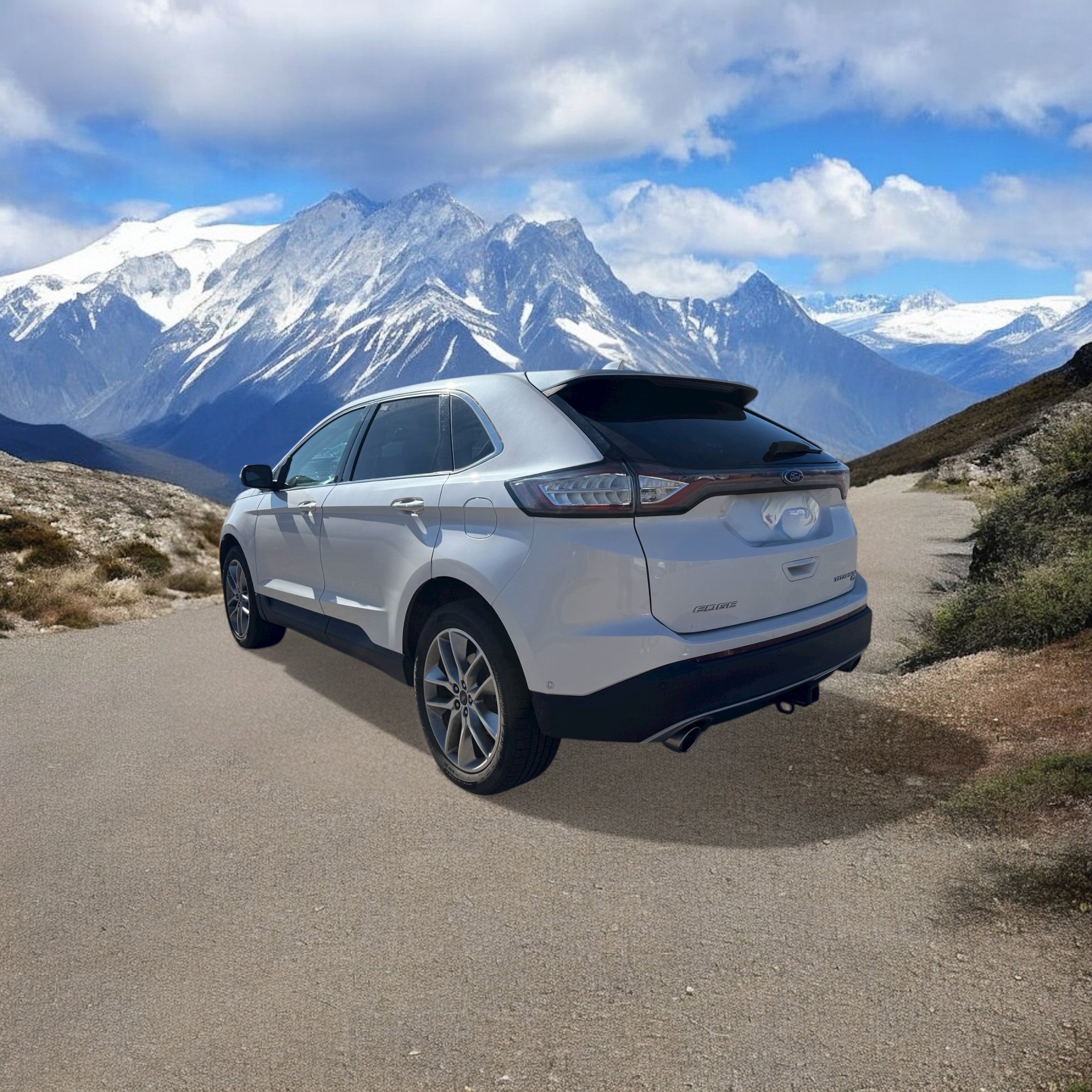 2018 Ford Edge Titanium photo 2