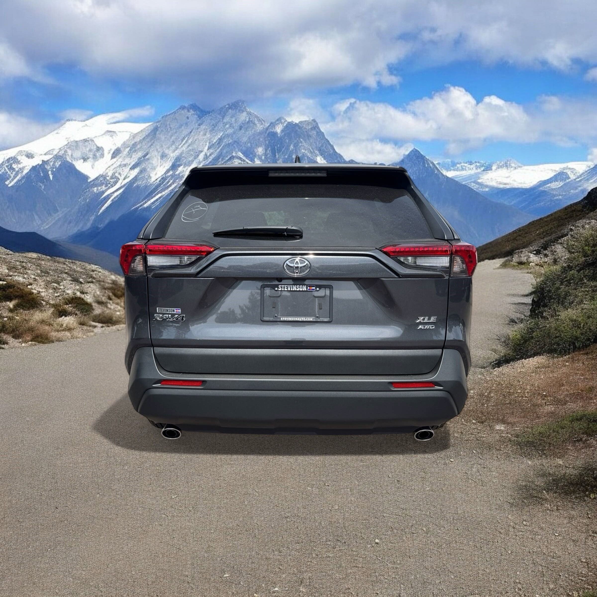 2025 Toyota RAV4 XLE photo 2