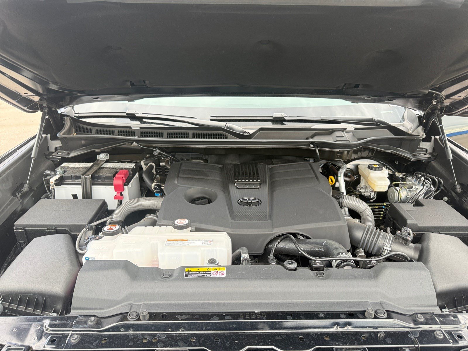 2025 Toyota Tundra Limited - Photo 23