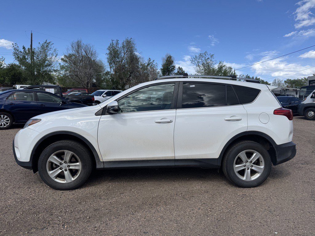 Used 2014 Toyota RAV4 XLE with VIN 2T3RFREV5EW127215 for sale in Aurora, CO