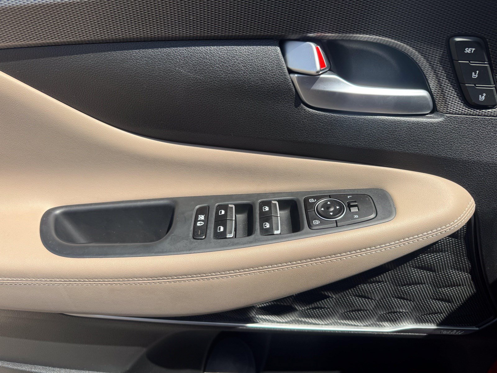 2020 Hyundai Santa Fe Limited - Photo 11