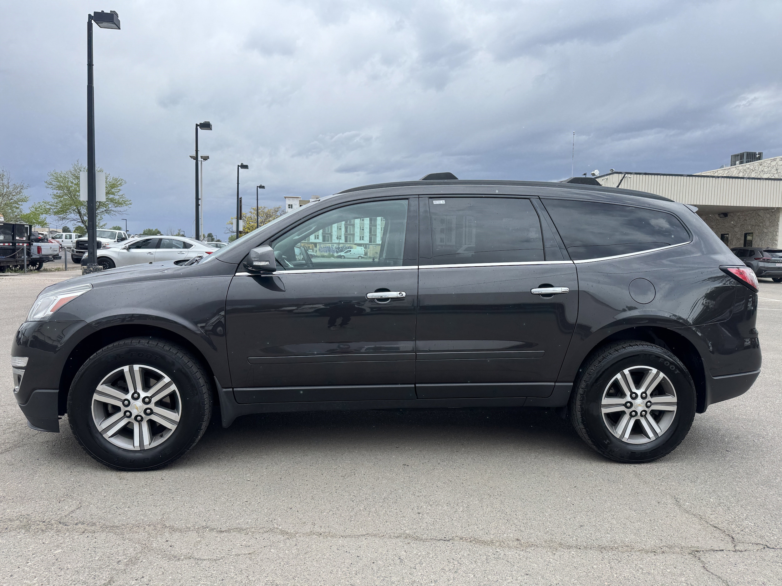 Used 2017 Chevrolet Traverse 1LT with VIN 1GNKVGKD4HJ286001 for sale in Aurora, CO