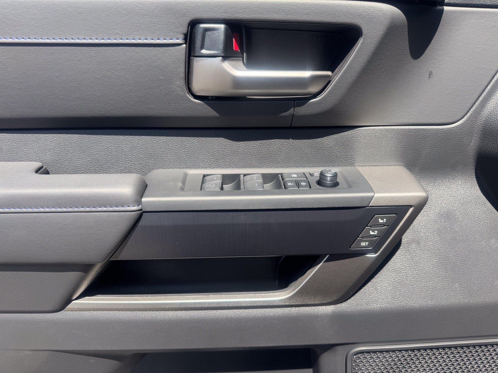2026 Toyota Tundra Platinum - Photo 9