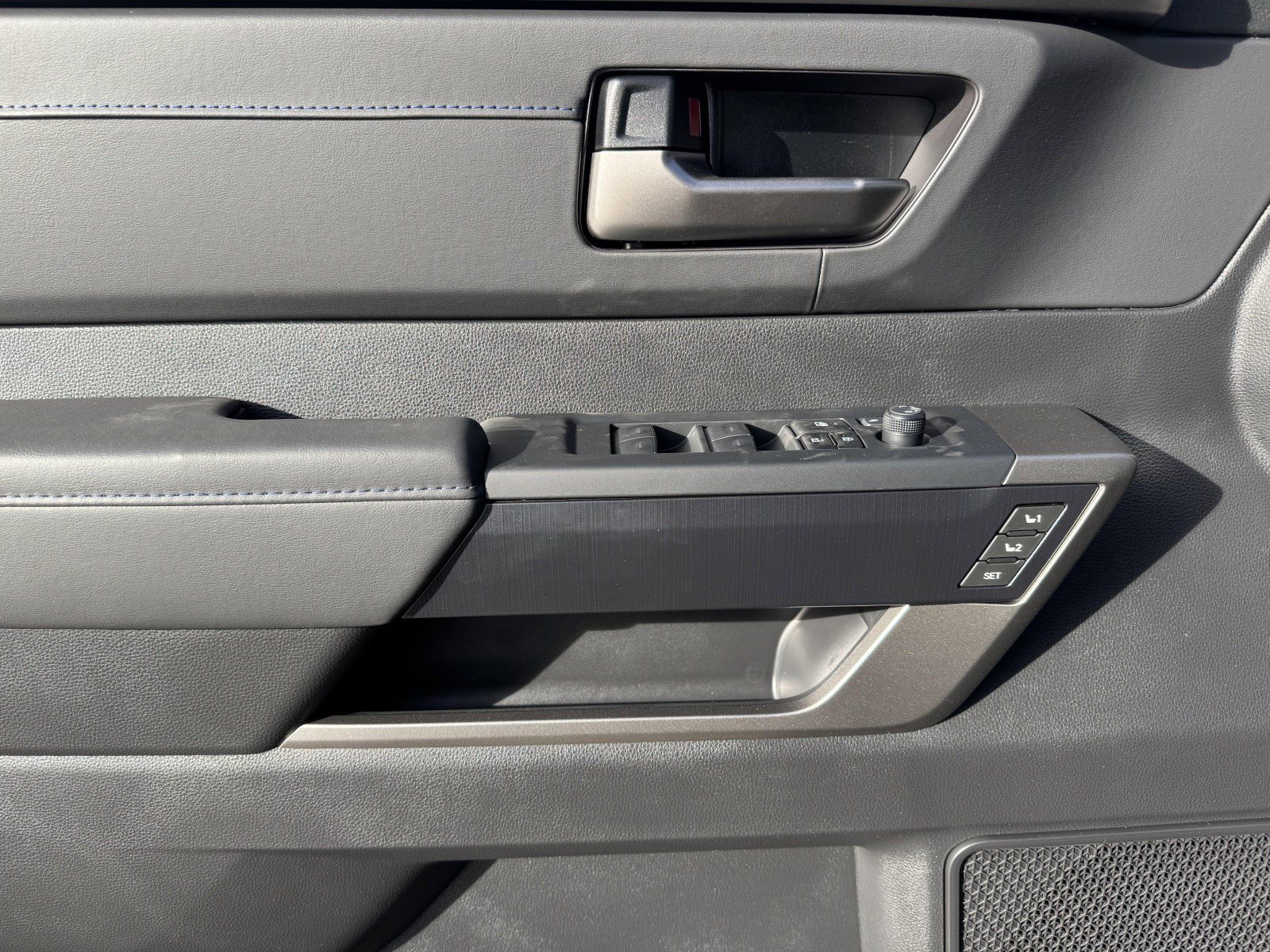 2026 Toyota Tundra Platinum - Photo 10