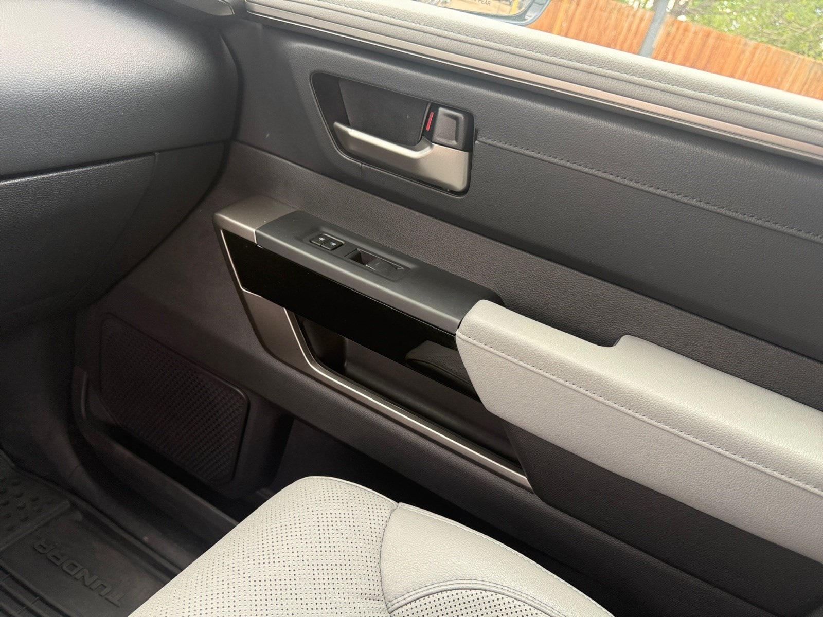 2025 Toyota Tundra Limited - Photo 18
