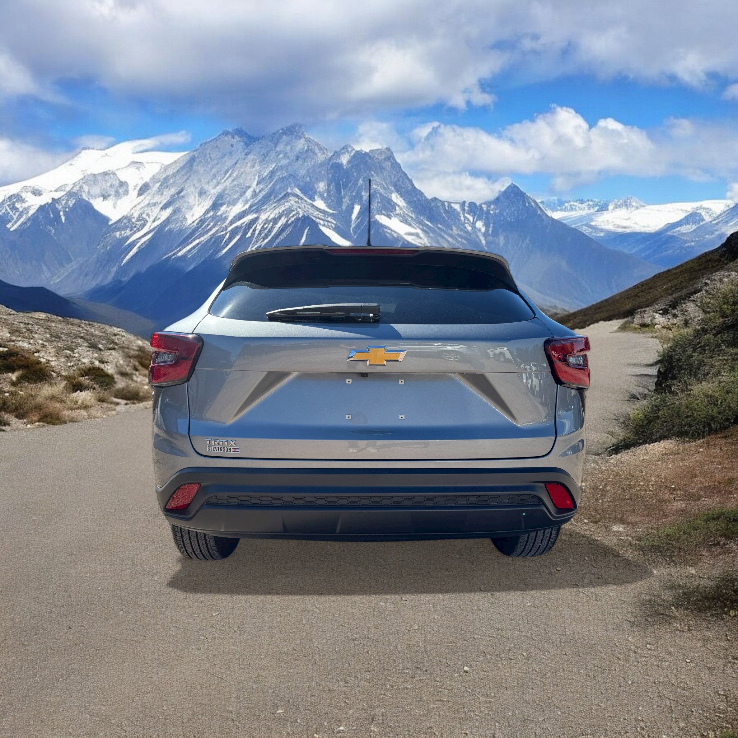 2025 Chevrolet Trax LS photo 4