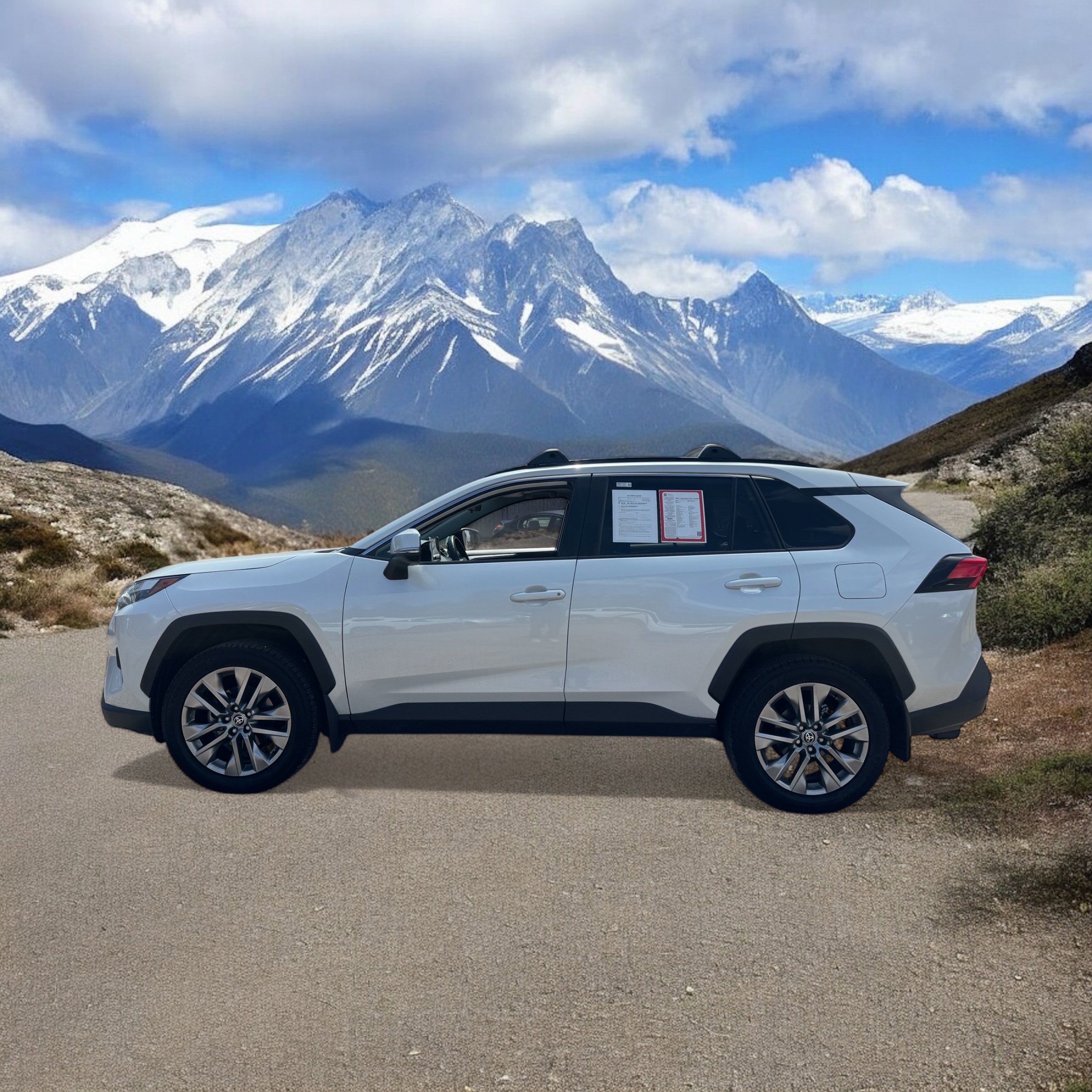 2023 Toyota RAV4 XLE Premium photo 2