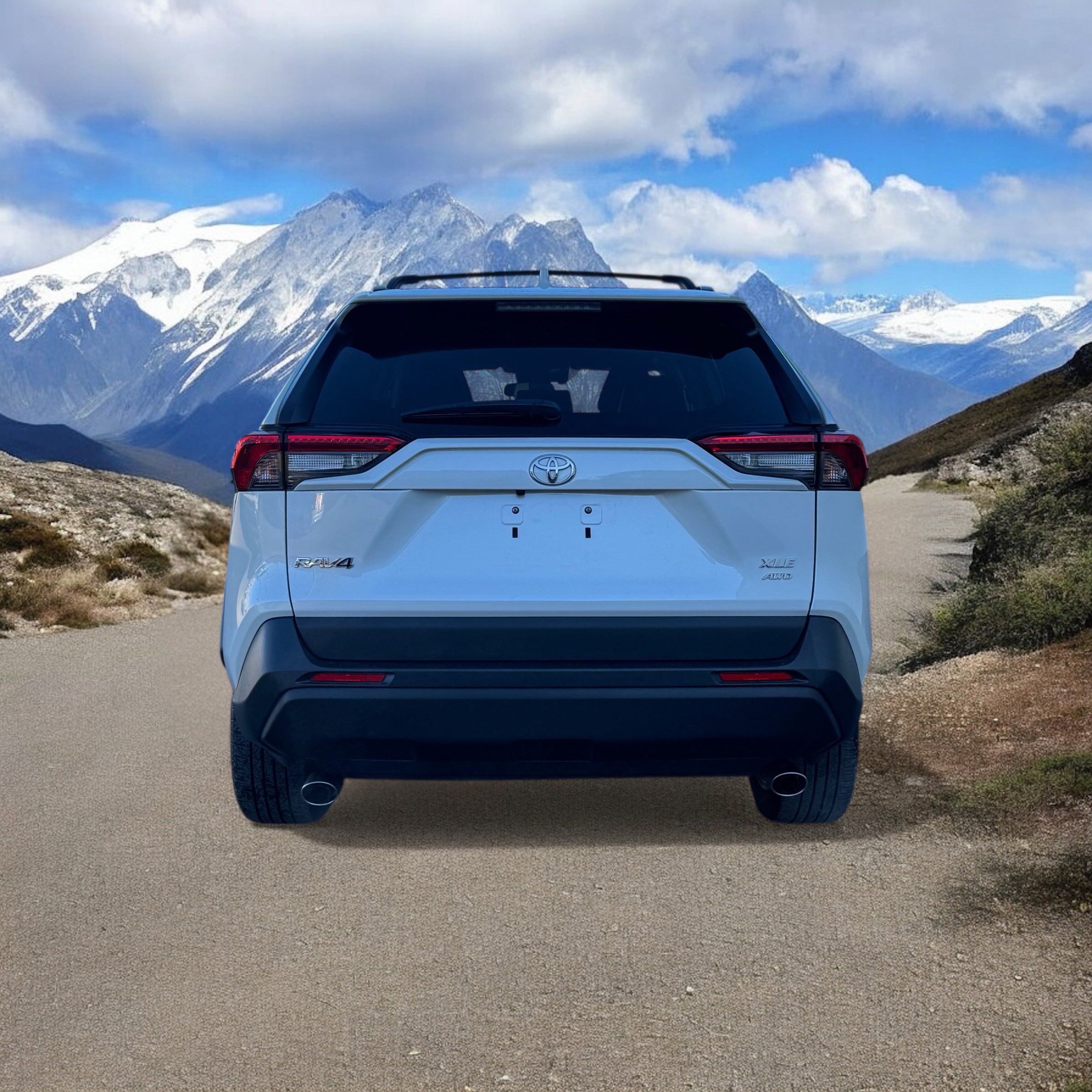 2022 Toyota RAV4 XLE Premium photo 4