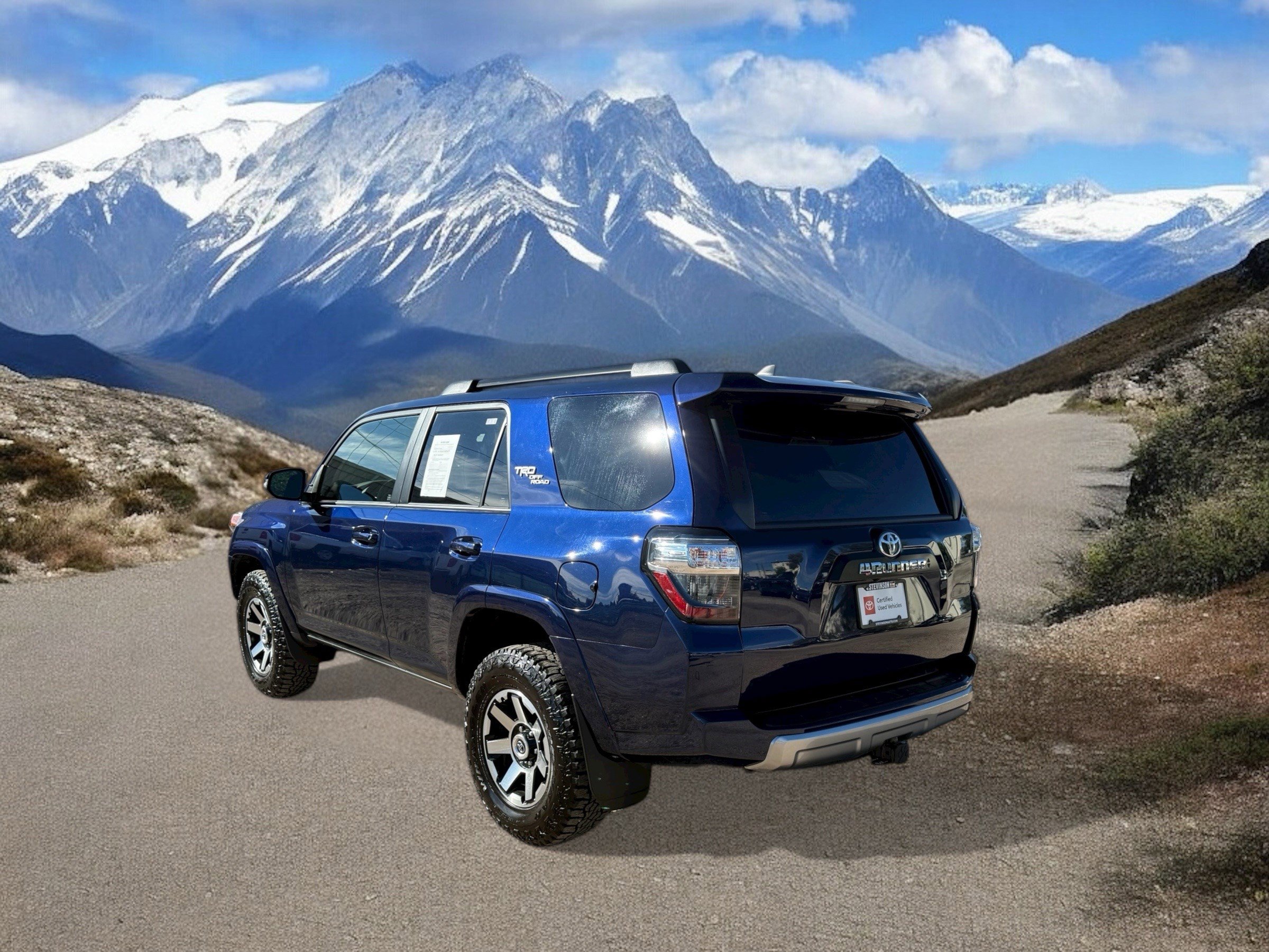 2022 Toyota 4Runner TRD photo 2