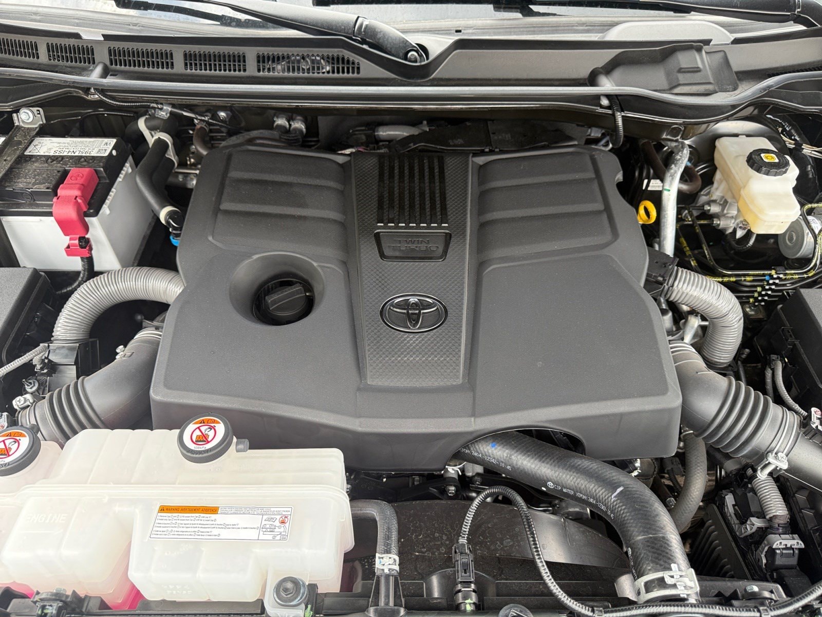 2025 Toyota Tundra Limited - Photo 24