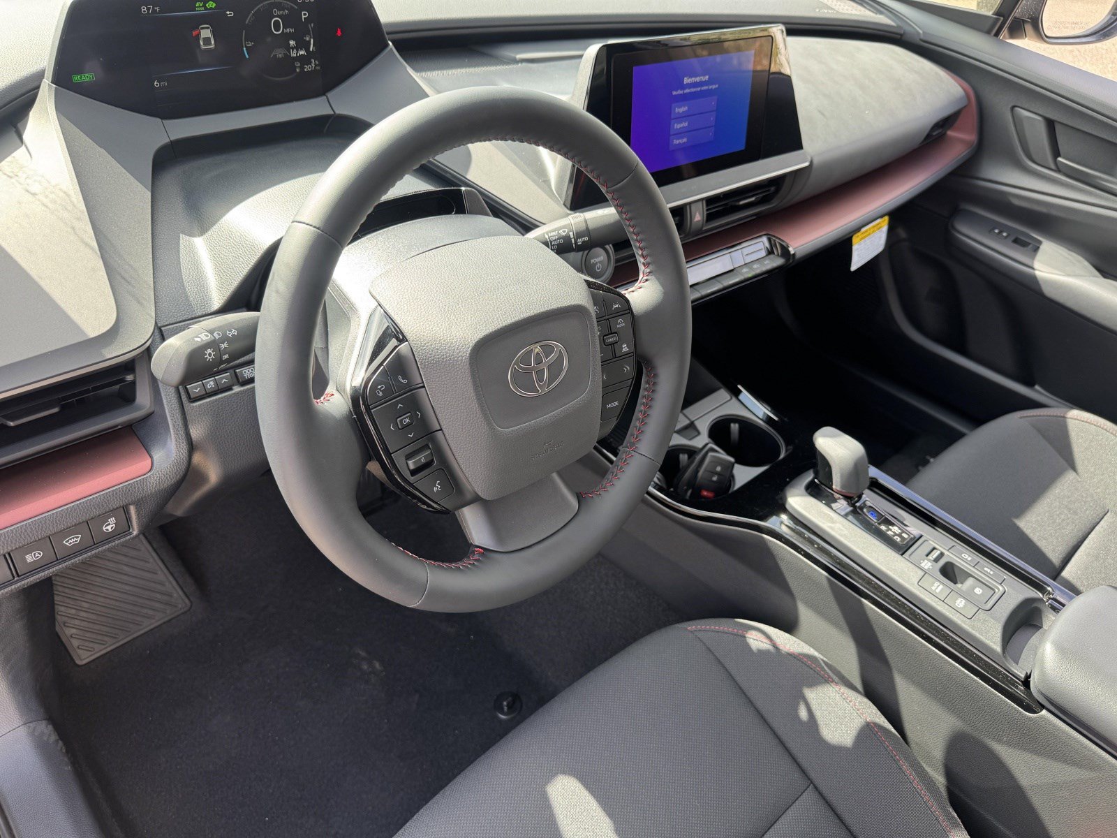2026 Toyota Prius Plug-in Hybrid SE - Photo 12