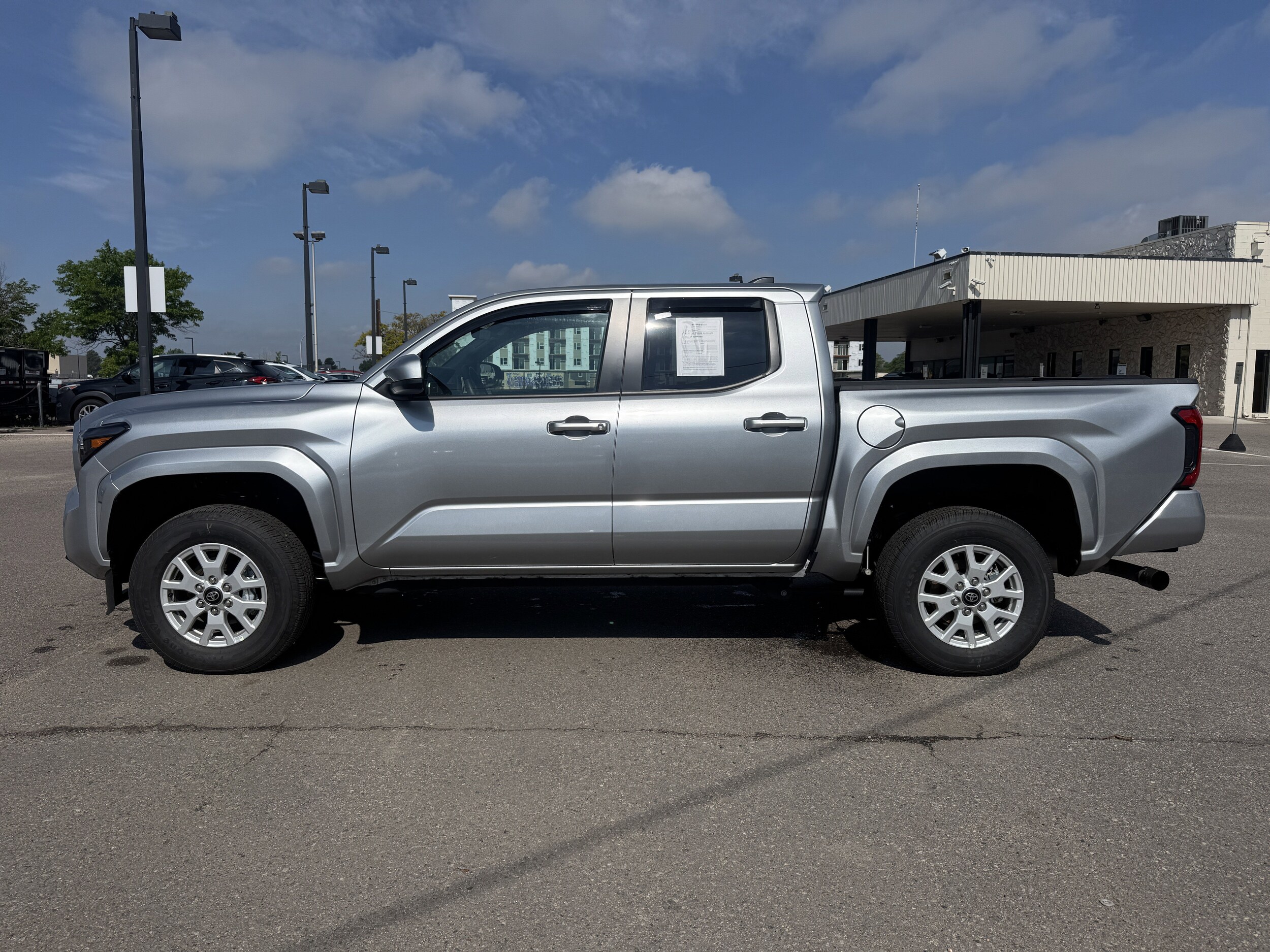 Used 2024 Toyota Tacoma SR5 with VIN 3TMLB5JN8RM086683 for sale in Aurora, CO