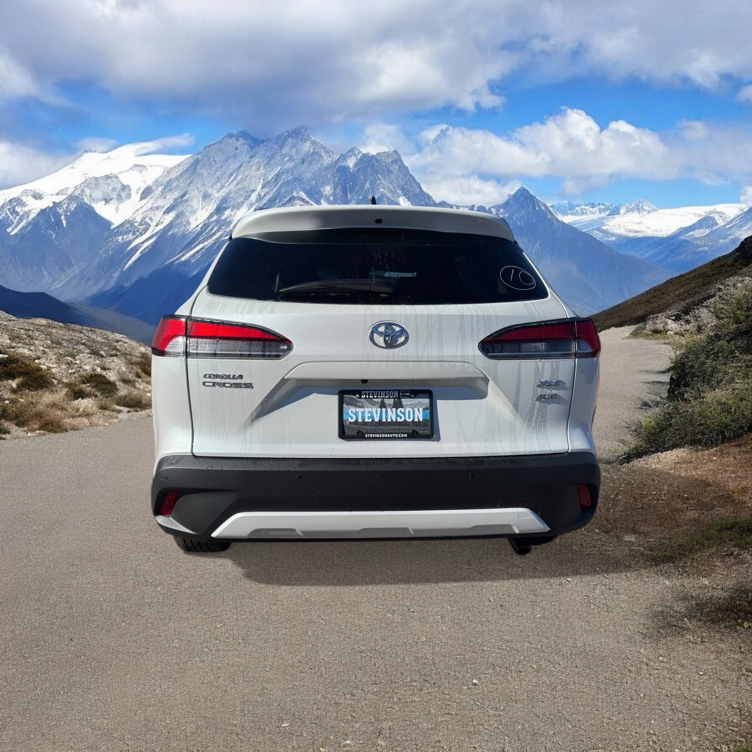 2026 Toyota Corolla Cross XLE photo 3