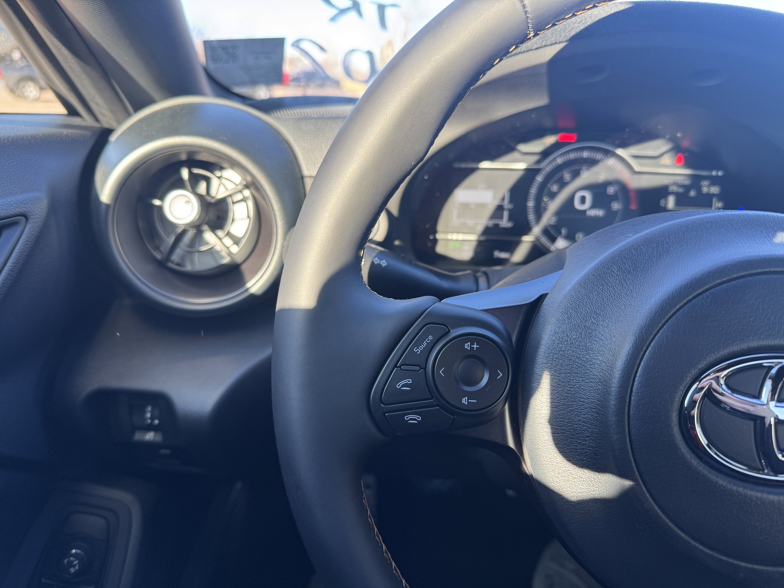 2026 Toyota GR86 Yuzu Edition - Photo 21