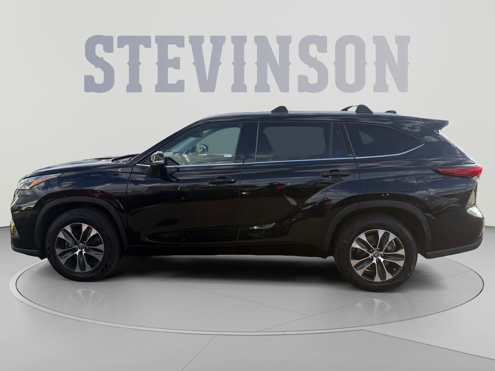 Used 2021 Toyota Highlander XLE SUV