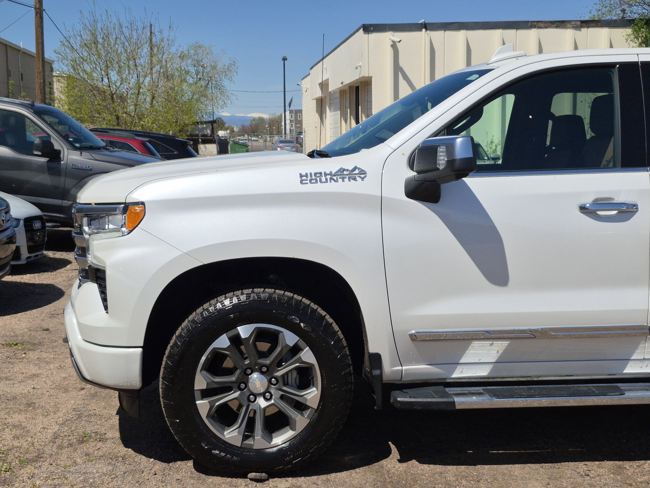 Used 2024 Chevrolet Silverado 1500 High Country with VIN 1GCUDJEDXRZ288397 for sale in Aurora, CO