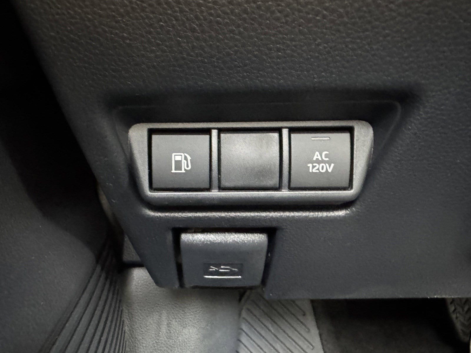2026 Toyota Prius Plug-in Hybrid SE - Photo 34