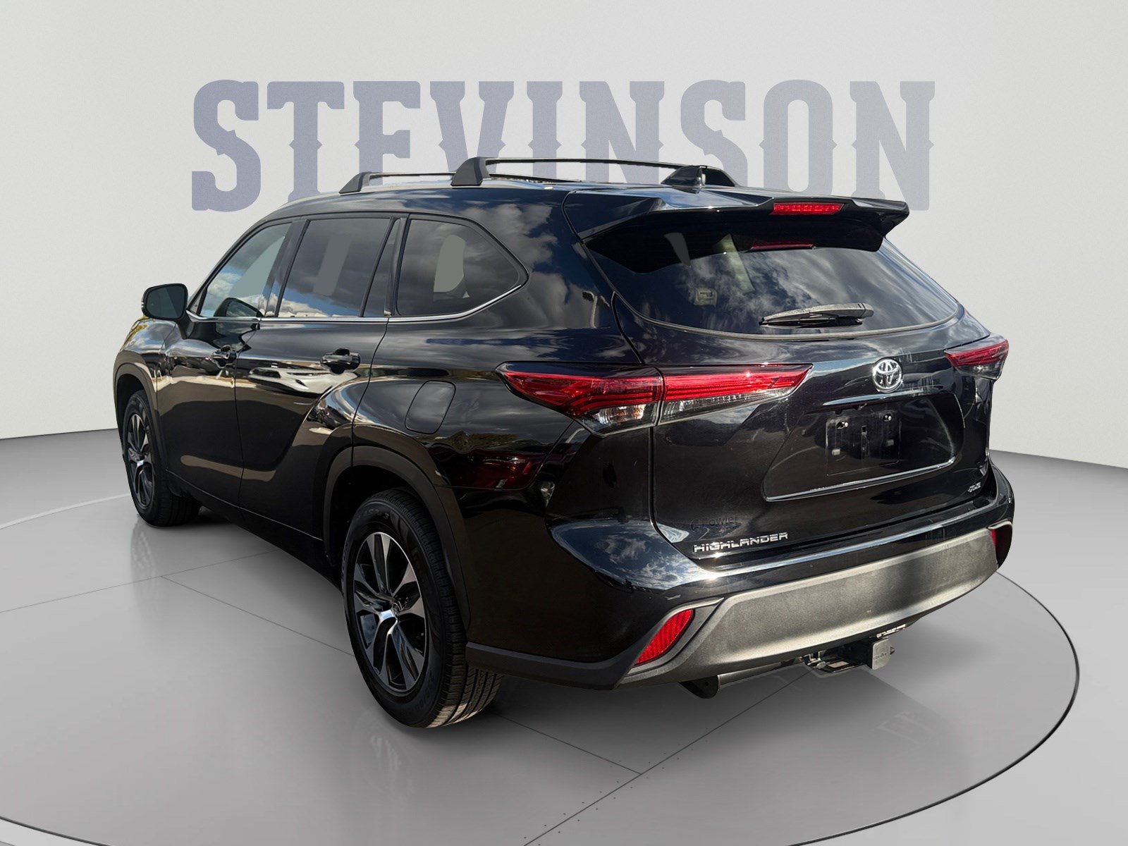 Used 2021 Toyota Highlander XLE SUV