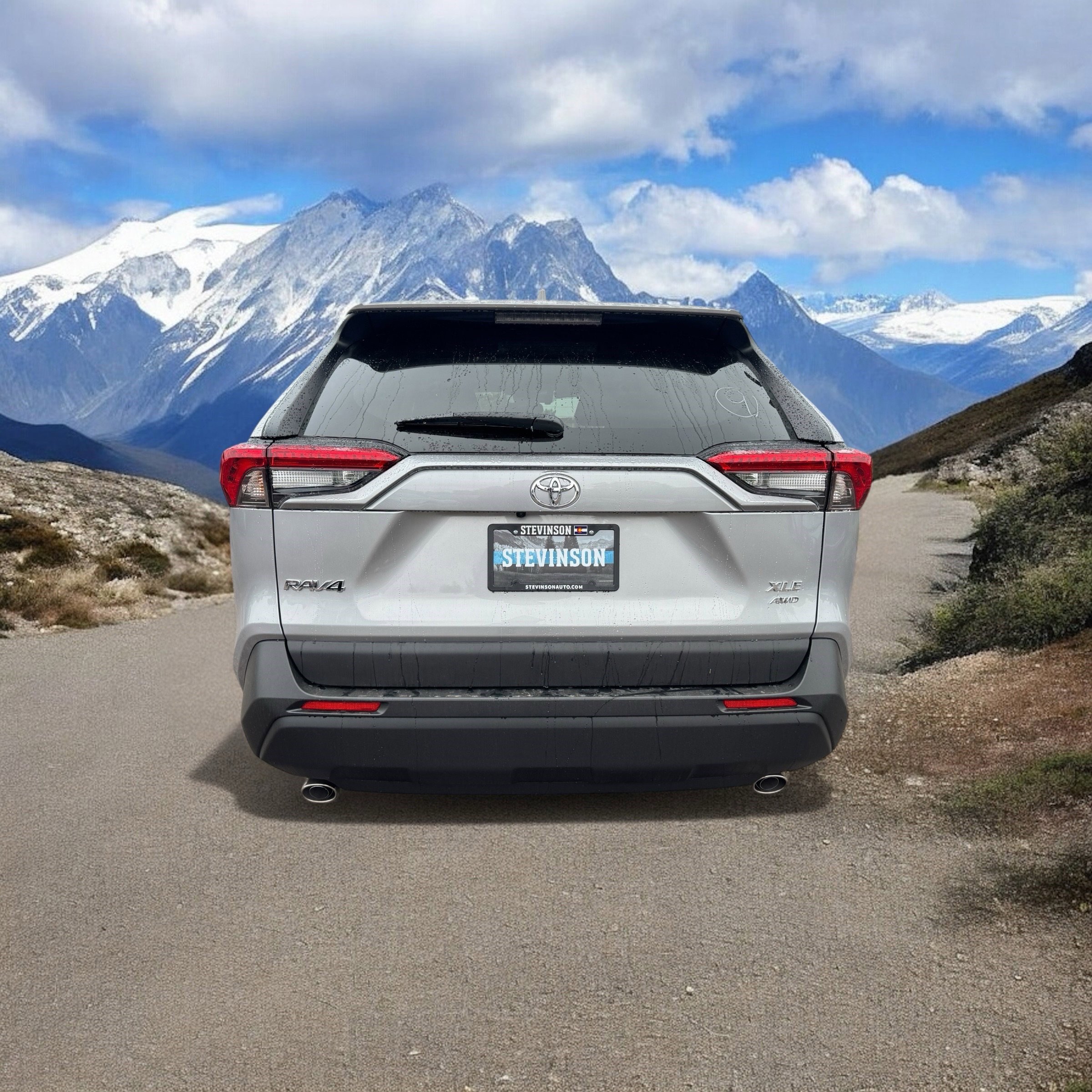 2025 Toyota RAV4 XLE photo 3