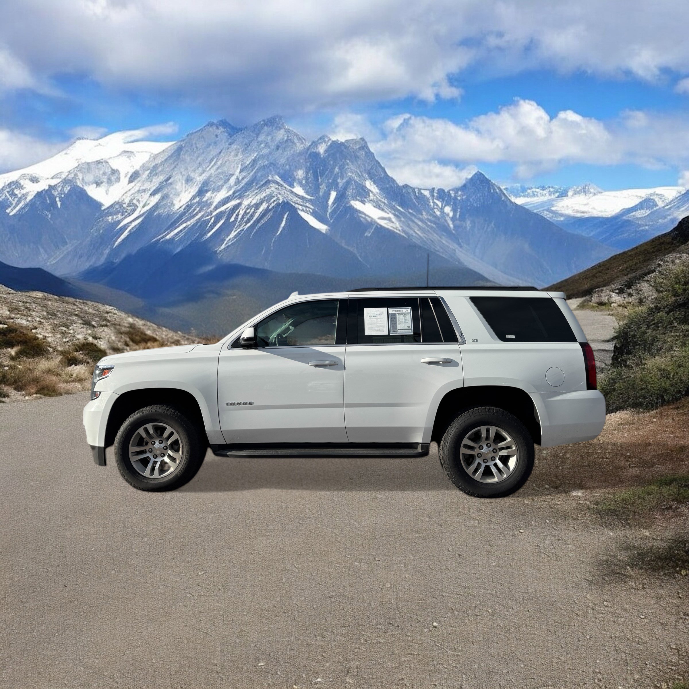 2018 Chevrolet Tahoe LT photo 2