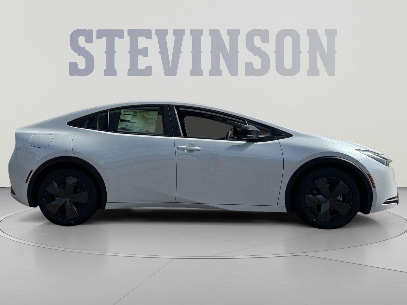 2026 Toyota Prius Plug-in Hybrid SE - Photo 8