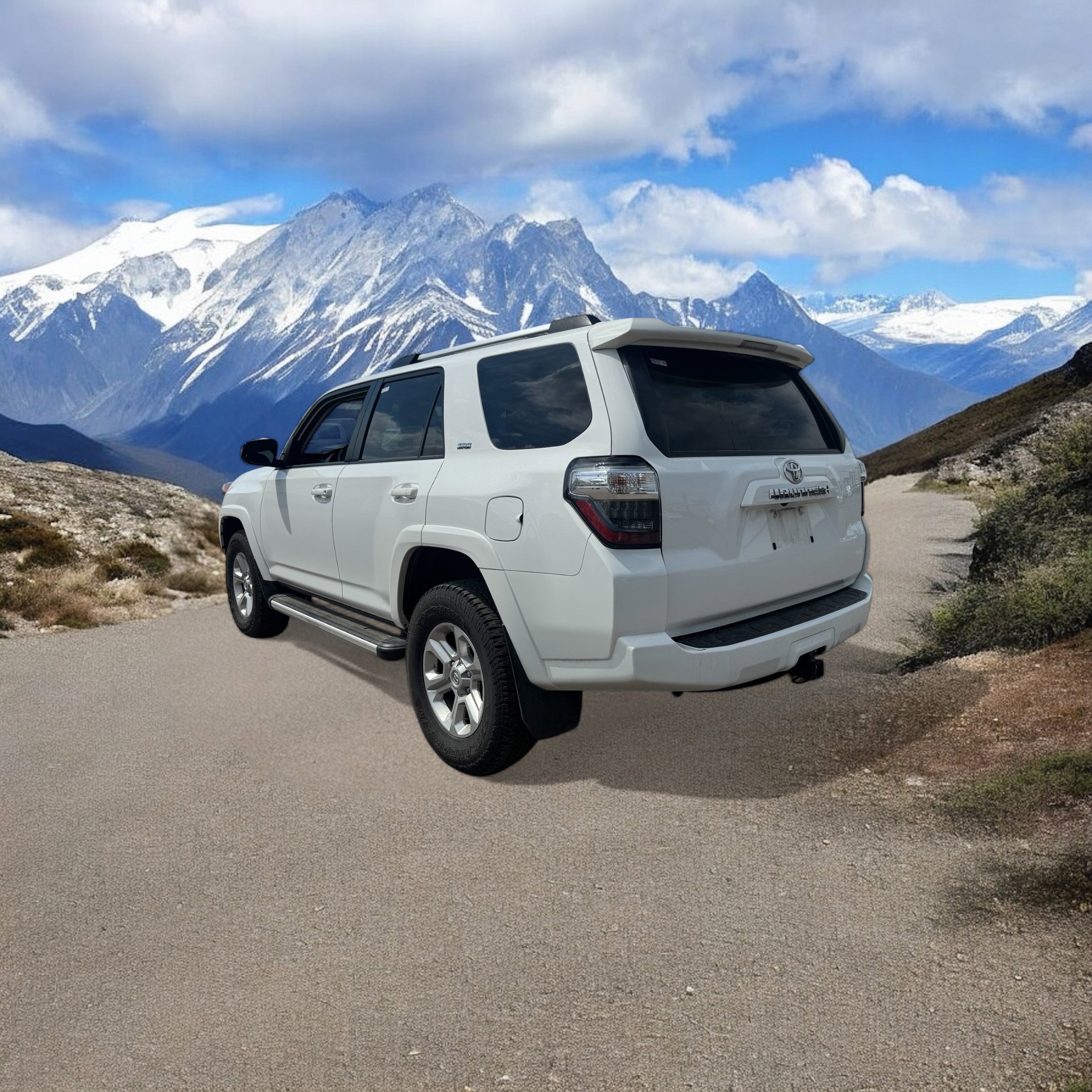 2023 Toyota 4Runner SR5 photo 2